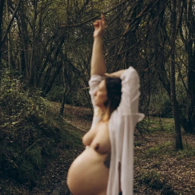 vogue maternidad en exteriores